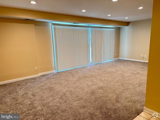 Building Photo - 95 Kenwood Dr Rental
