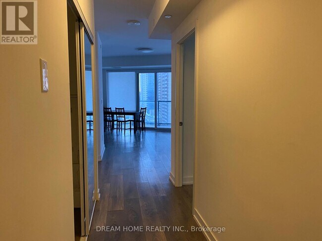 Photo - 159 Wellesley St E Unité 1003