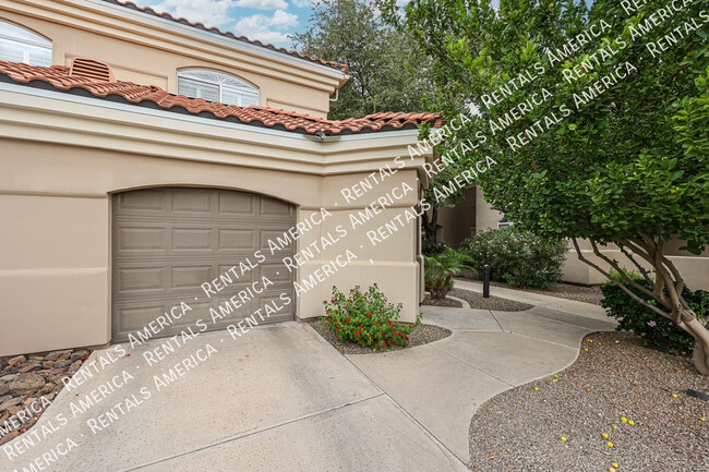 8653 E Royal Palm Rd Unidad 2016