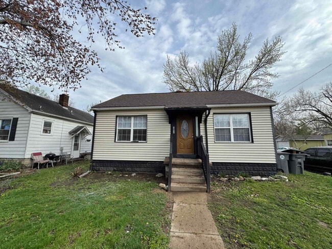 Photo - 1052 Covert Ave