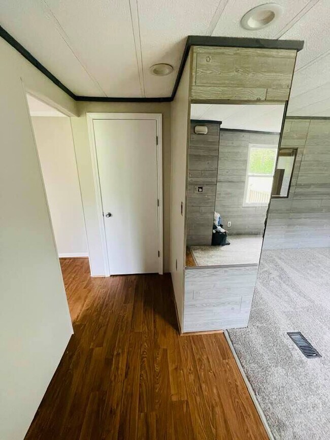 Photo - 210 Bride Dr