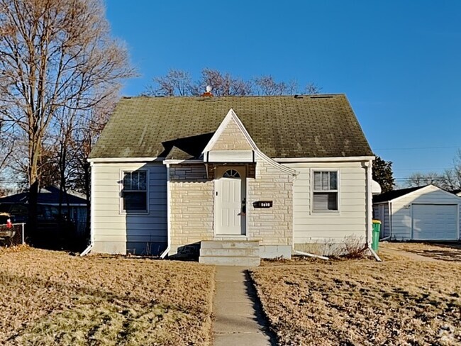 Building Photo - 5606 N Bryant Ave Rental