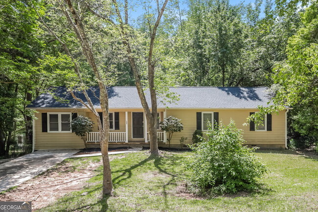 Building Photo - 300 Pinehurst Dr Rental