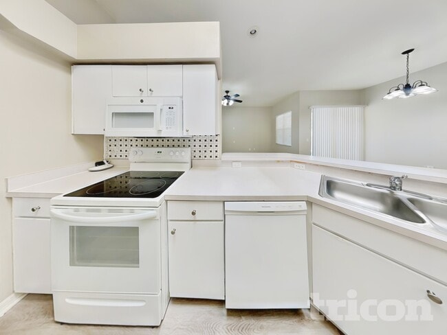 Photo - 1810 Cattleman Dr