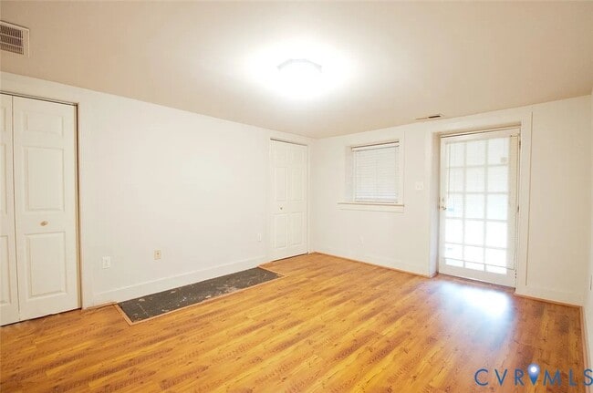 Photo - 12 W Clay St