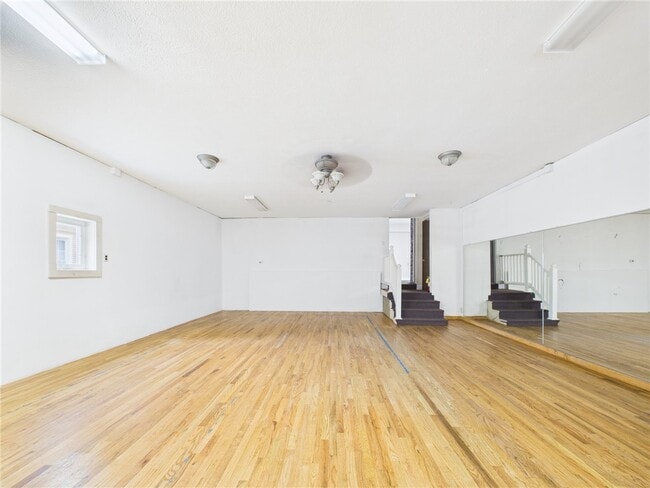 40 E Genesee St