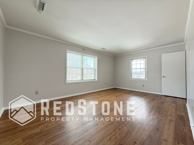 Photo - 136 Westview Dr