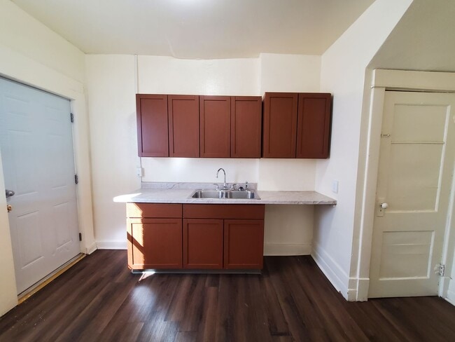 Photo - 418 Sunnyside Ave