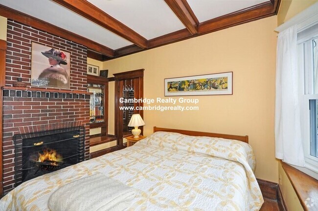 Building Photo - 16 Chetwynd Rd Unit T Rental