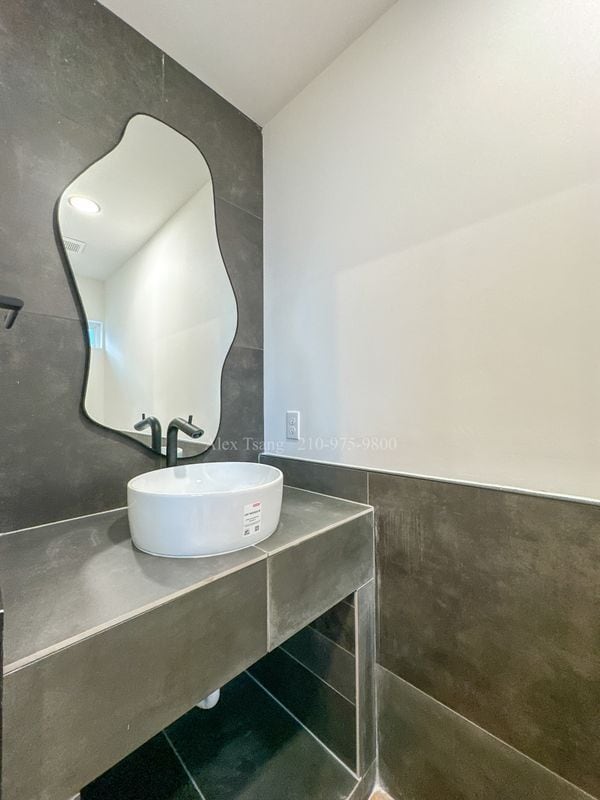 Photo - 630 Montana St