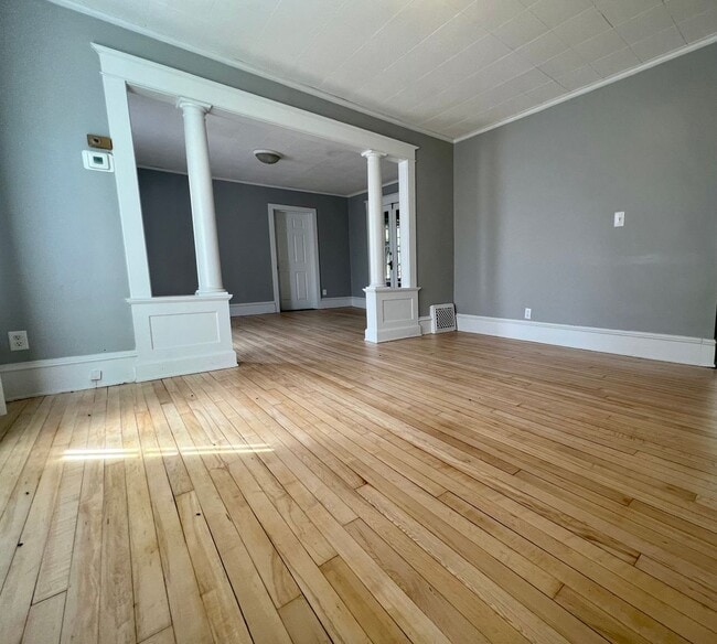 Building Photo - 3326 Fremont Ave N Unit 1