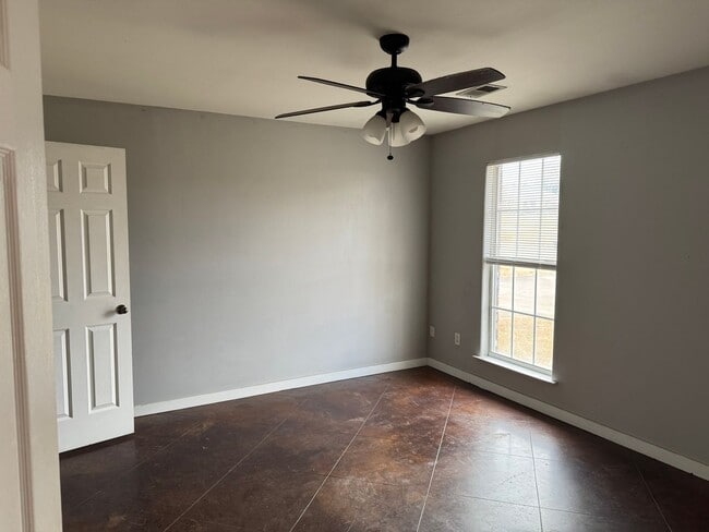 Photo - 111 Nikki Dr