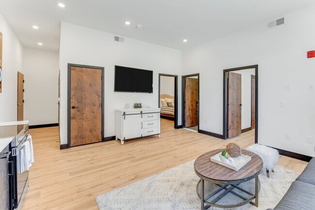 Photo - 3315 Melon St Unidad A