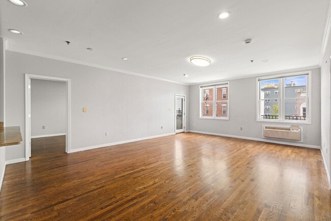 Building Photo - 518 Monroe St Unit 4A