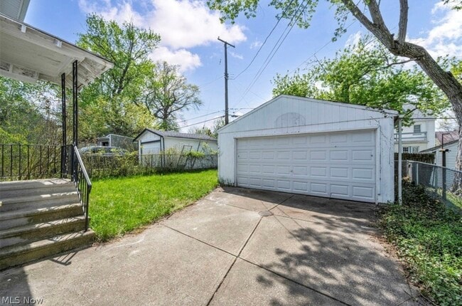 Photo - 936 Selwyn Rd