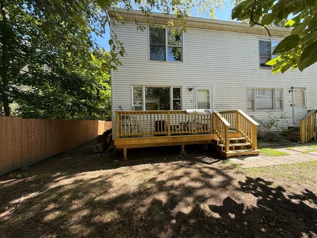 Building Photo - 90 Roberts St Rental