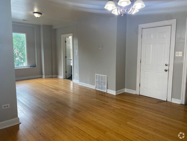 Building Photo - 4429 W Adams St Unit 2 Rental