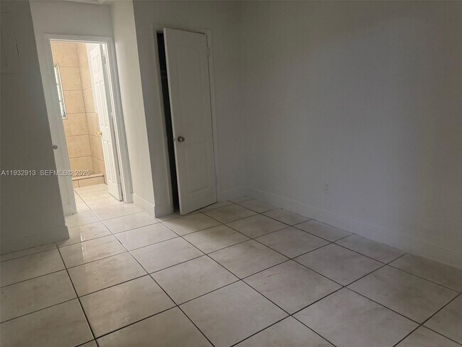 Photo - 611 S 24th Ave Unidad 6