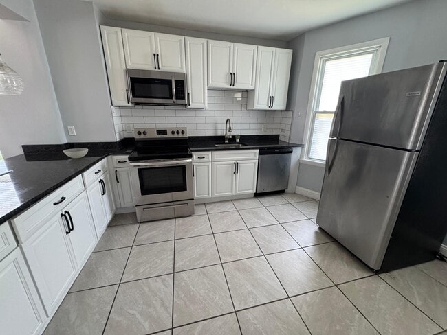 Building Photo - 928 Pitman Ave Unit 1