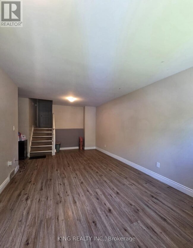 Photo - 287 Portsmouth Crescent E