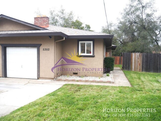 3 Bed 1 Bath 1,006 sqft Duplex in Fair Oaks - 3 Bed 1 Bath 1,006 sqft Duplex in Fair Oaks House