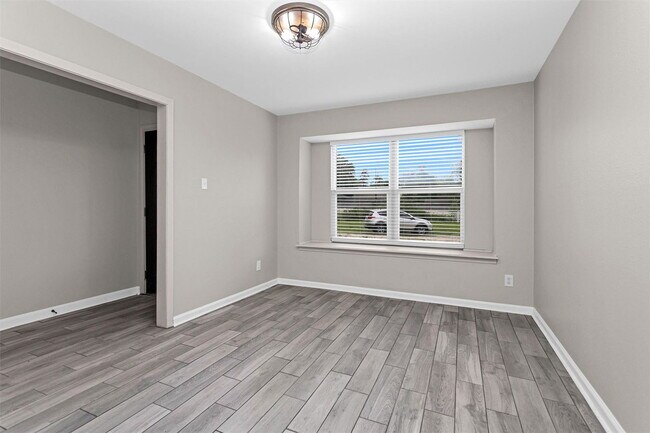 Photo - 3600 W Davis St