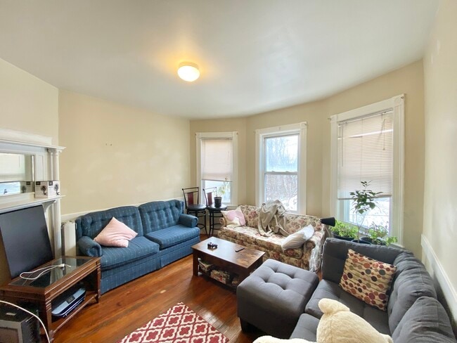 Photo - 21 Bucknam St Unidad 3