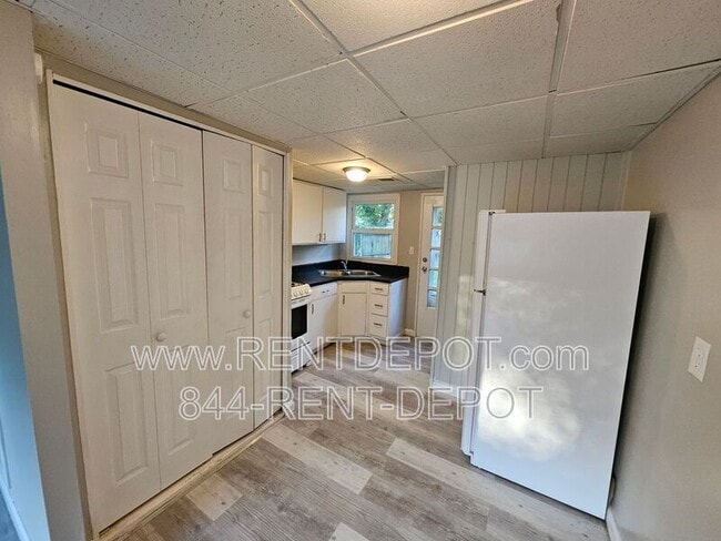 Photo - 2619 S St James Blvd