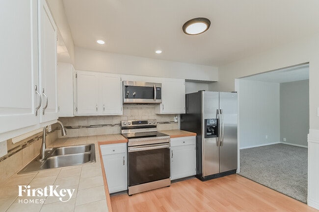 Photo - 2273 Farnsworth Dr