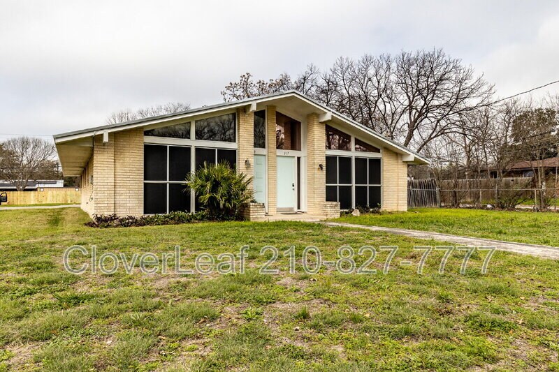 Photo - 317 Gaiety Ln