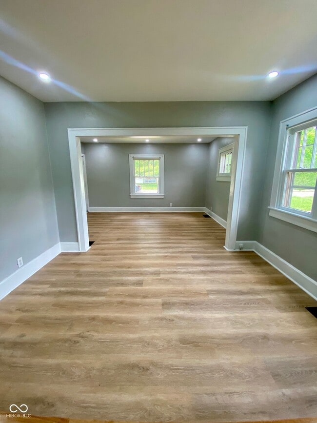 Photo - 4561 Winthrop Ave