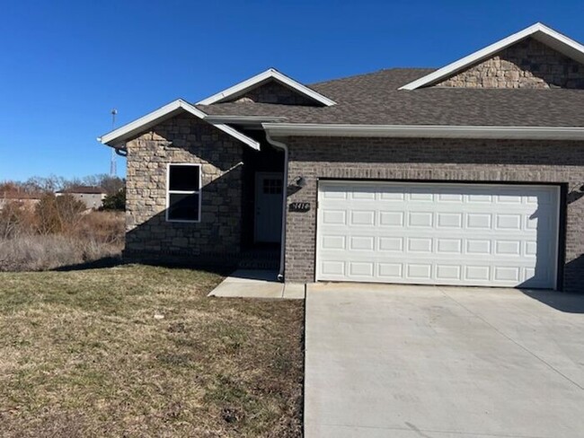 BEAUTIFUL DUPLEXES in Ozark!!!! 4 bedroom,... - BEAUTIFUL DUPLEXES in Ozark!!!! 4 bedroom,... Townhome