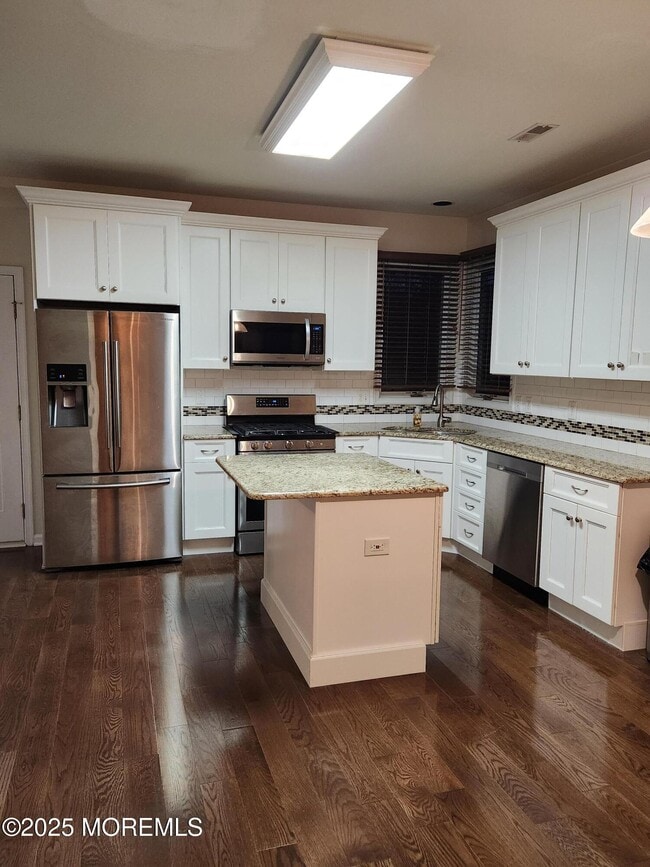 Photo - 42 Vardon Way