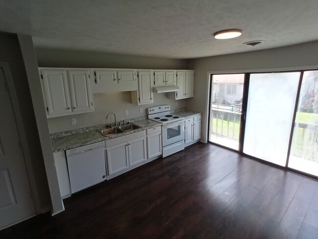 Photo - 36 Brianfield Dr Unit D