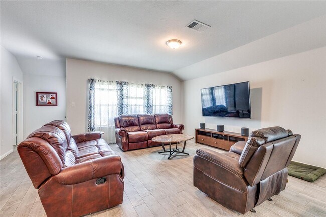 Photo - 5 Bedrooms, Corner Lot, Total Showstopper!