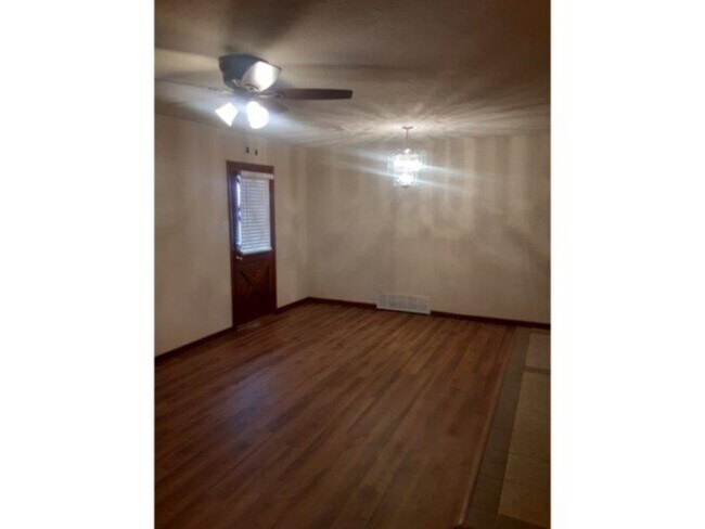 Photo - 10 NW 58th St