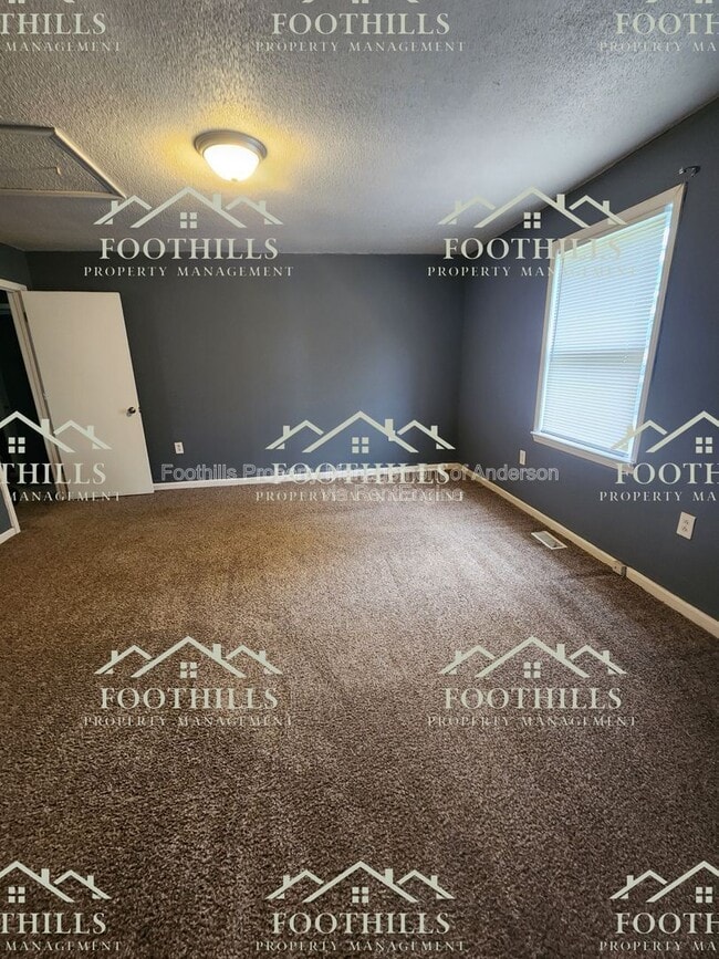 Photo - 213 Fretwell Dr