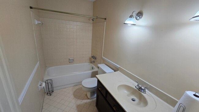 Photo - 1388 Hardwood Trail