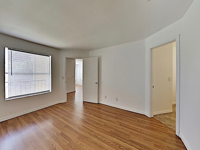 Photo - 4748 Walden Cir Unit Apt 825