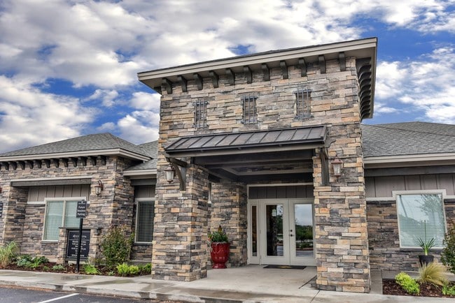 Primaria - Escondido Apartments