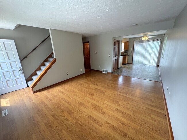 Photo - 3090 Highcliff Ct Unit 3090