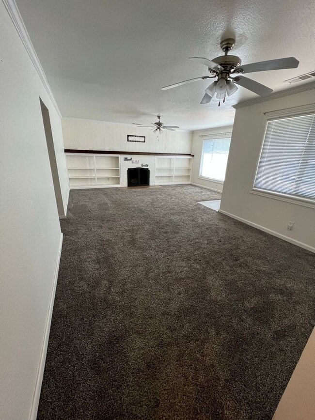 Photo - 4bd 3 bath Unidad 494 East Ave