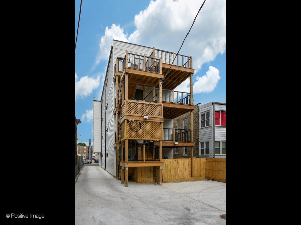 Photo - 4013 N Pulaski Rd Unit 3