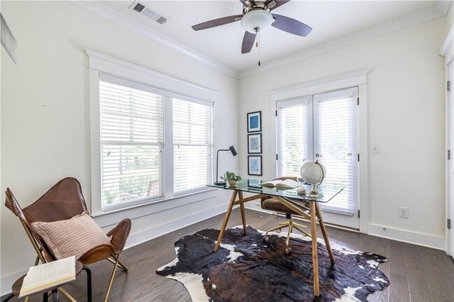 Photo - 1002 Braeburn Ln