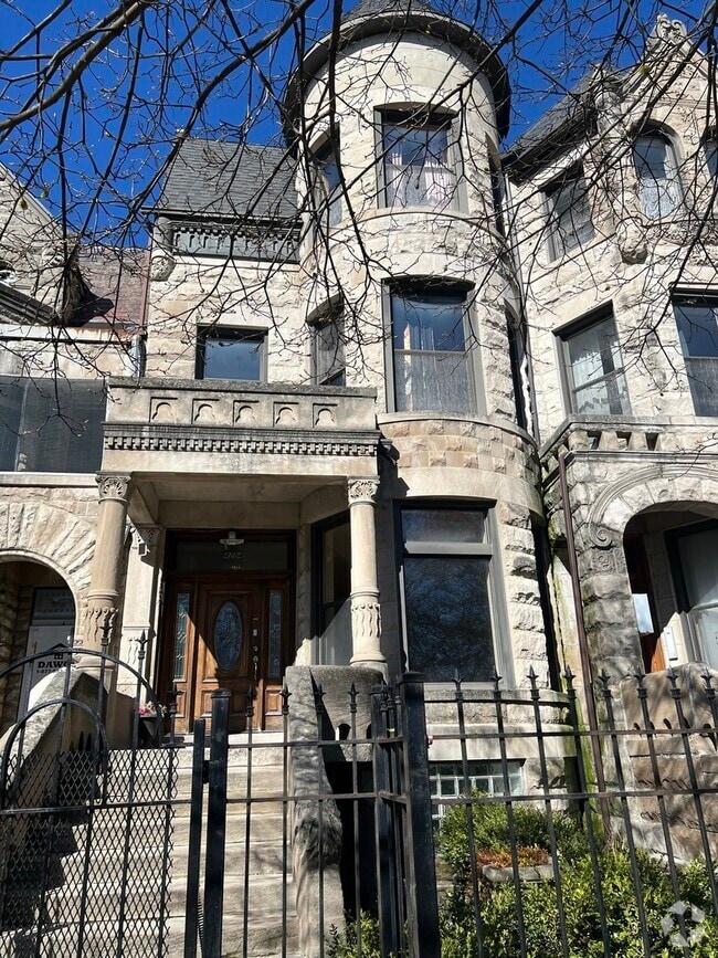 Building Photo - 4204 S Drexel Blvd Rental