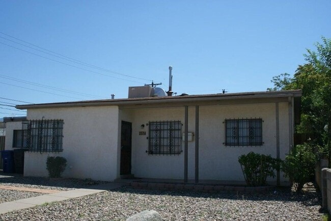 Building Photo - NE HEIGHTS 3 Bedroom 1 Bath