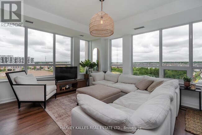 Photo - 405 Dundas St W Unit 432