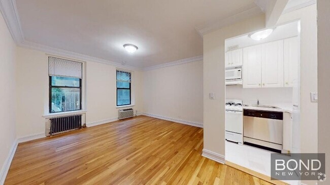 Building Photo - 241 E 46th St Unit 2D Rental