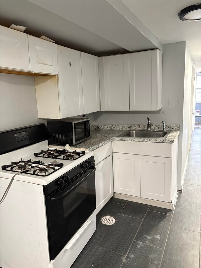 Building Photo - 579 Liberty Ave Unit 1B Rental