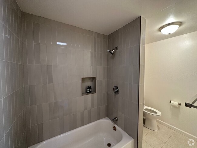Building Photo - 855 52nd St Unit 855 52nd street C Rental